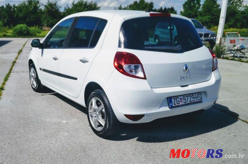 2011' Renault Clio 1,2 16V photo #2