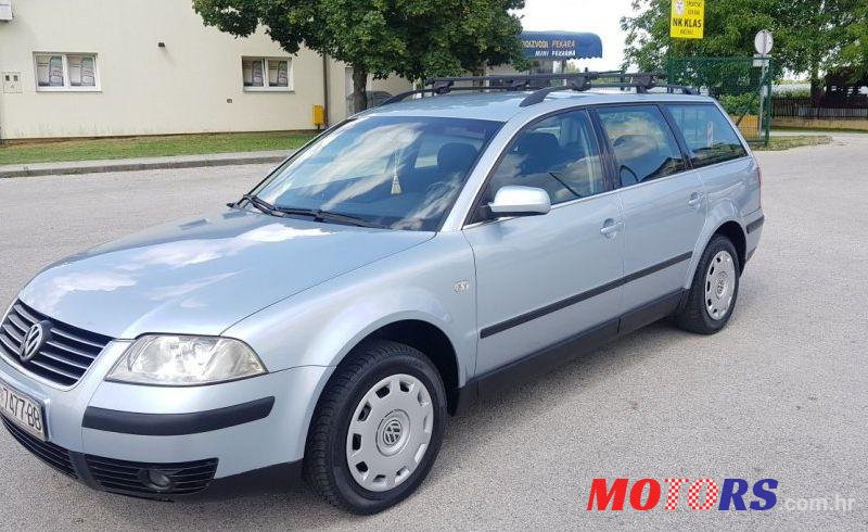 2003' Volkswagen Passat Variant photo #1