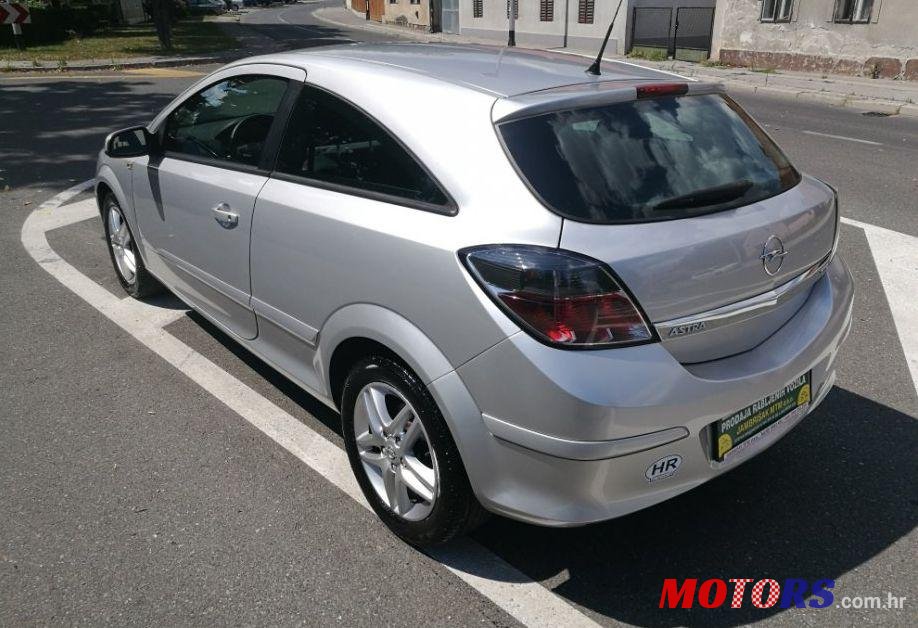 2007' Opel Astra photo #1