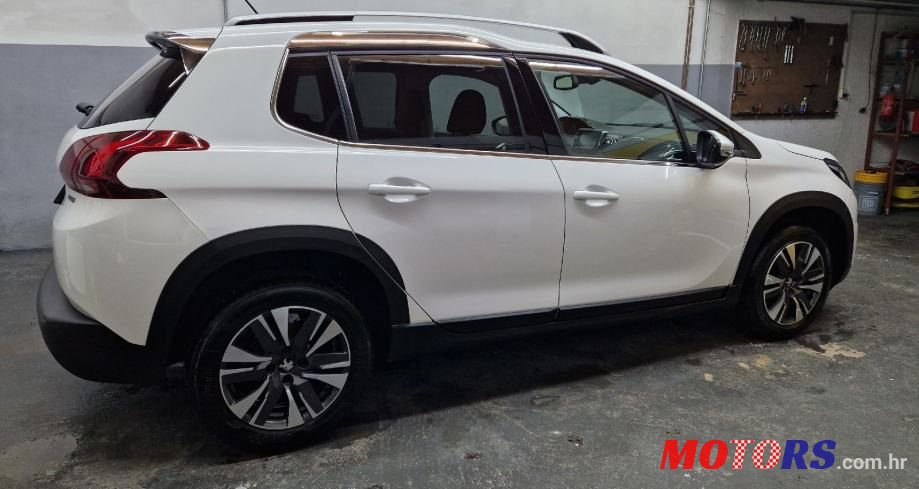 2016' Peugeot 2008 photo #5