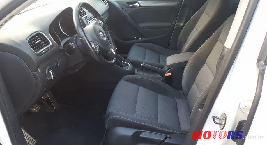 2011' Volkswagen Golf VI 1,6 Tdi photo #2