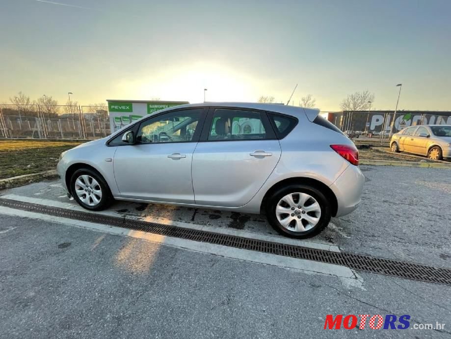 2015' Opel Astra 1.6 Cdti photo #4
