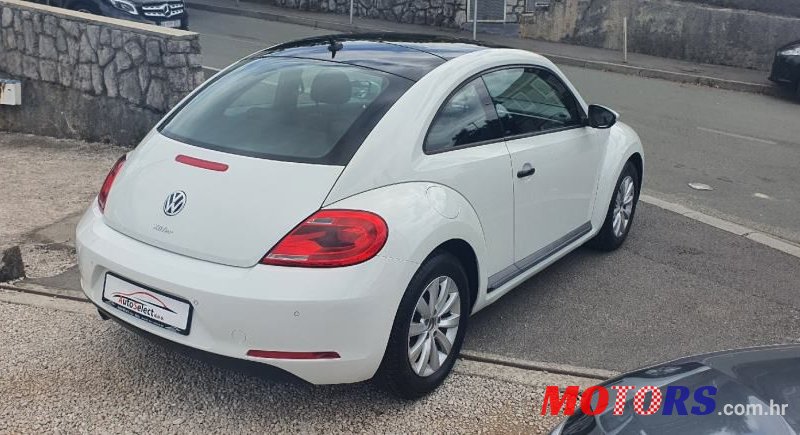 2014' Volkswagen Beetle photo #4