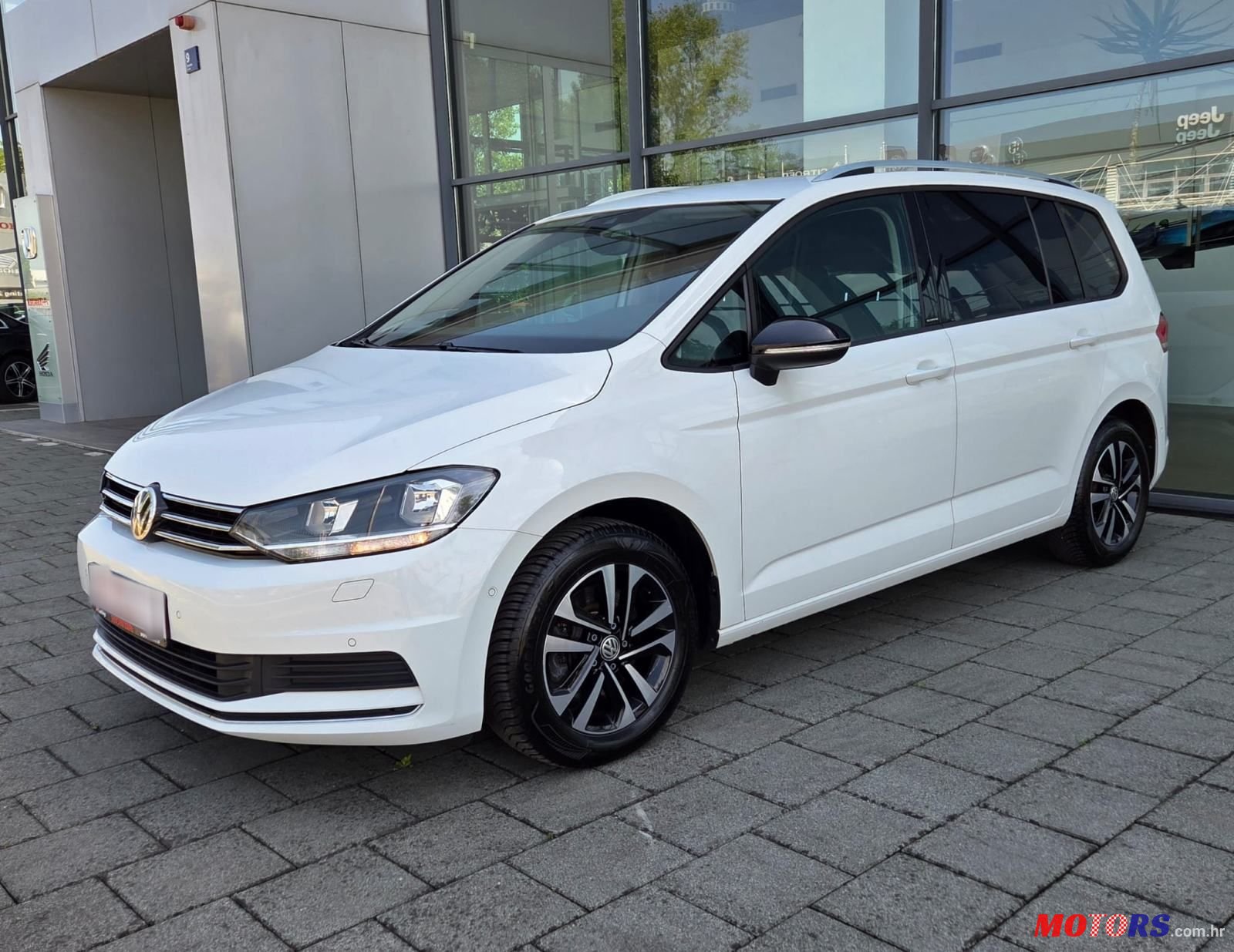 2019' Volkswagen Touran 1.5 Tsi Dsg photo #1