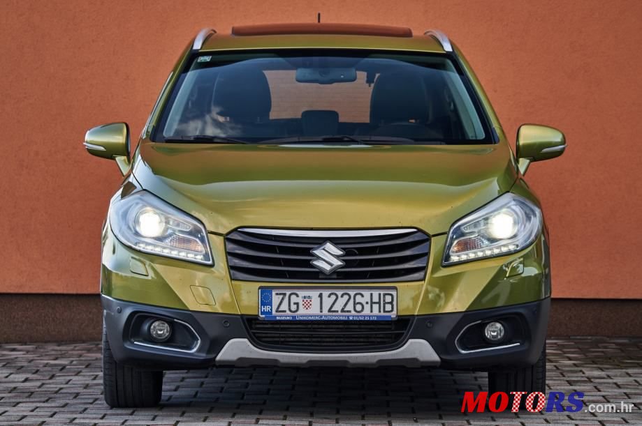 2014' Suzuki Sx4 S-Cross photo #1