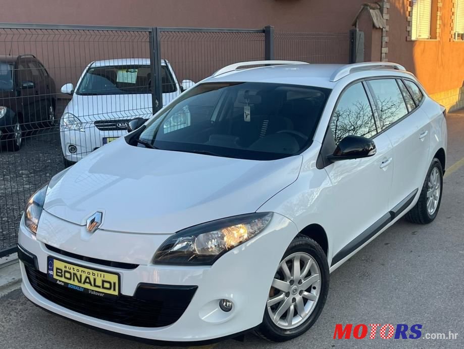 2011' Renault Megane Grandtour photo #1