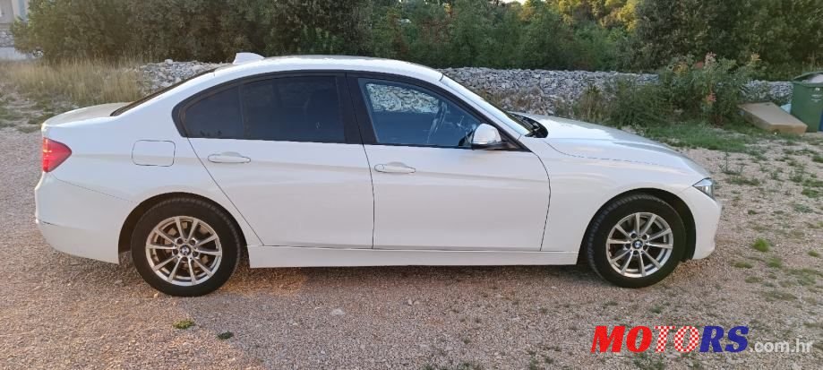 2013' BMW Serija 3 316D photo #4