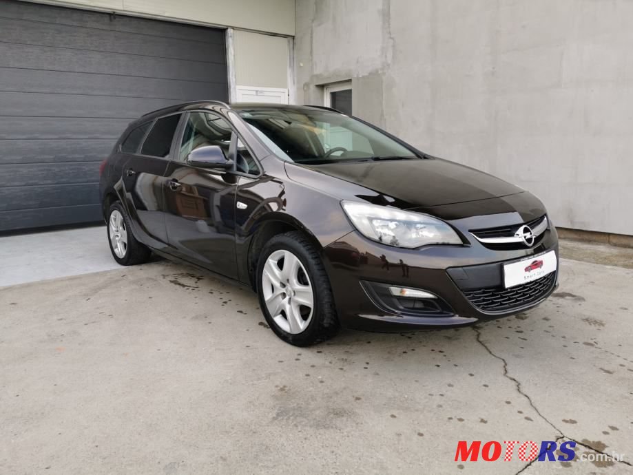 2015' Opel Astra Karavan photo #1