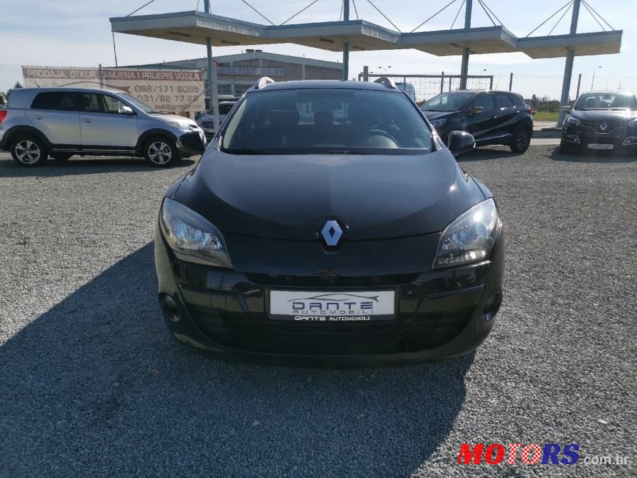 2011' Renault Megane Grandtour photo #2