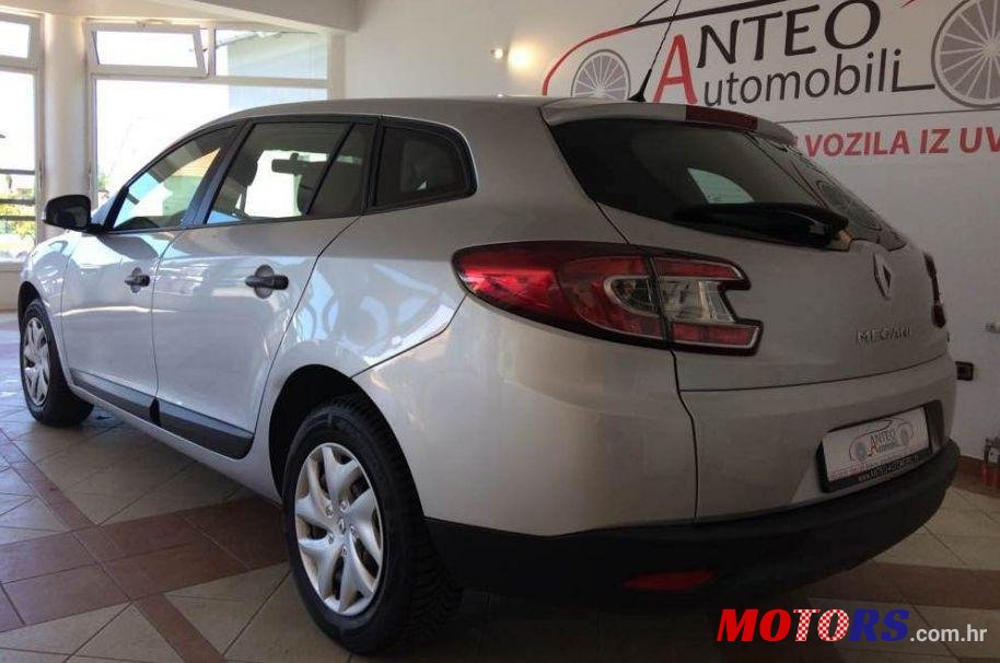 2004' Renault Megane Grandtour photo #2