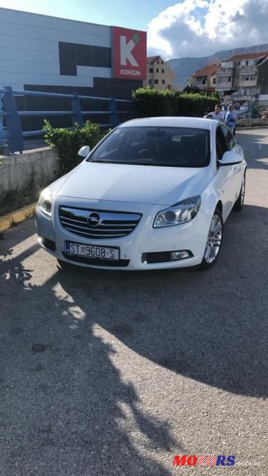 2011' Opel Insignia photo #2