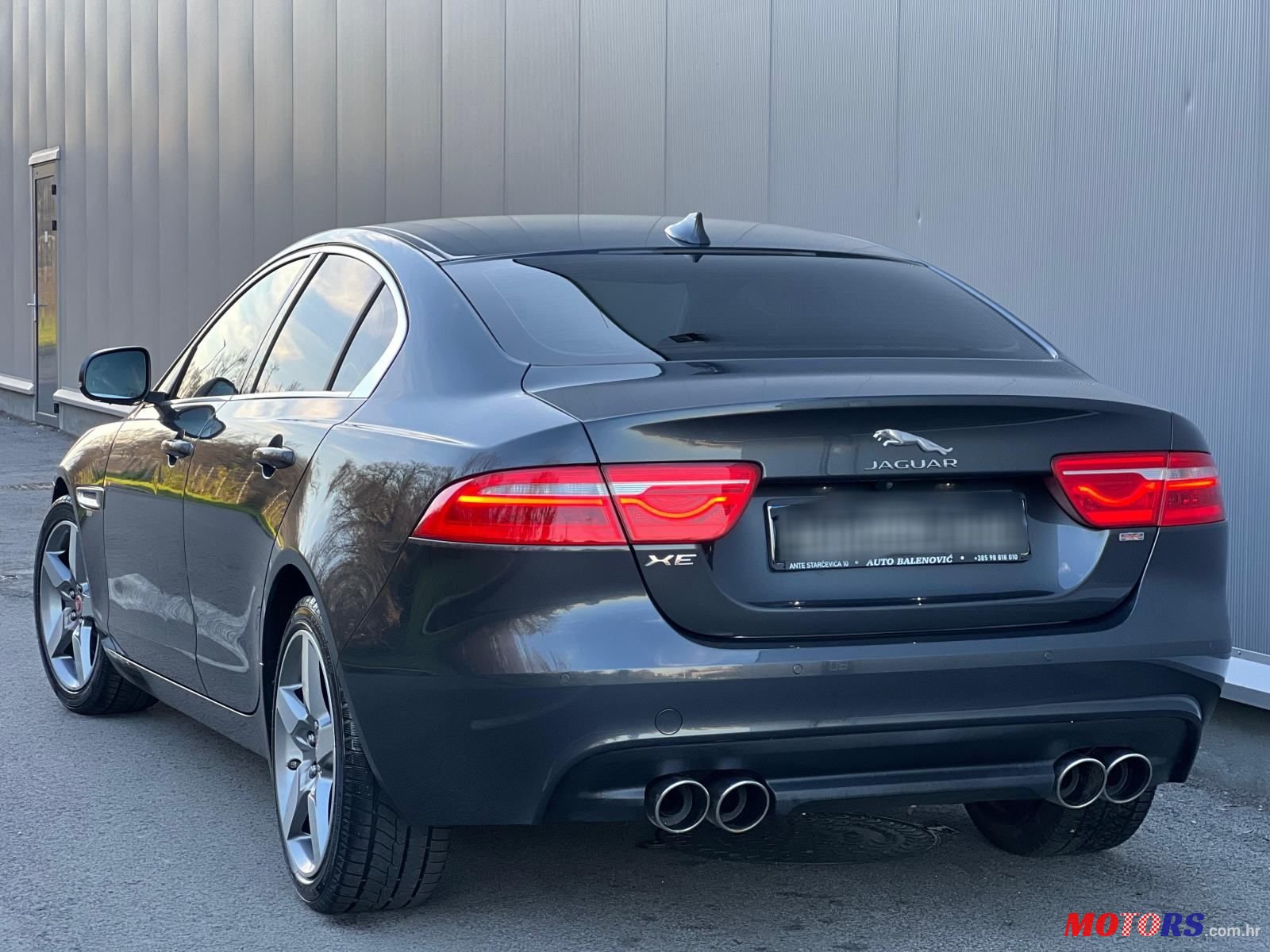 2016' Jaguar XE 2.0 Diesel Portfolio photo #3