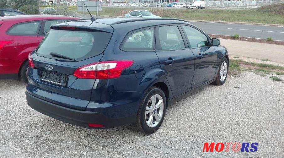 2012' Ford Focus Karavan photo #1