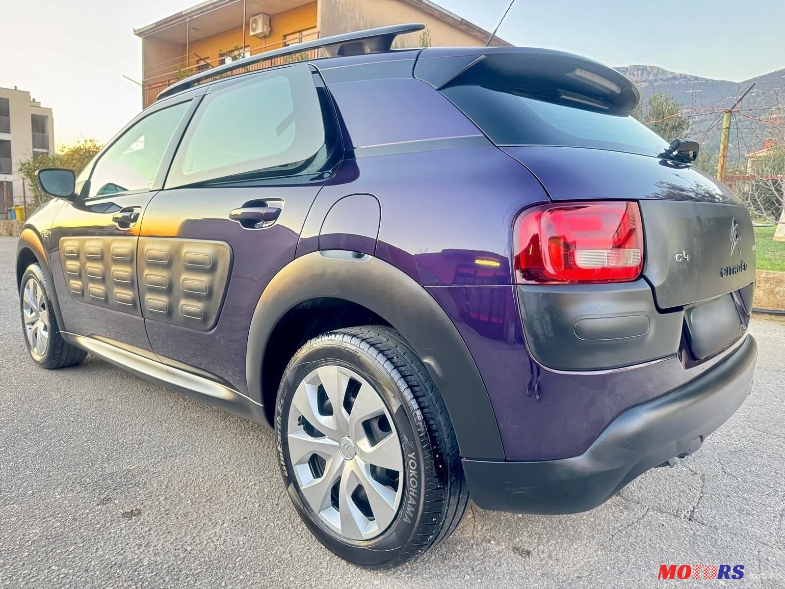 2018' Citroen C4 Cactus photo #6