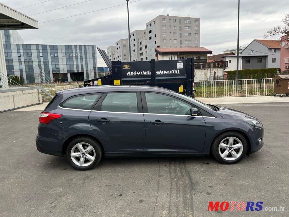 2013' Ford Focus Karavan photo #5