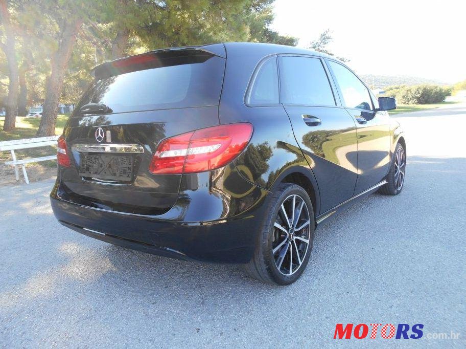 2013' Mercedes-Benz B-Class 180 Cdi photo #4