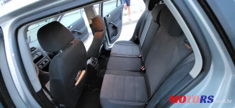 2009' Volkswagen Golf VI 1,6 Tdi photo #3