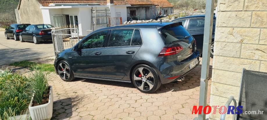2014' Volkswagen Golf 7 2.0 Gtd photo #4