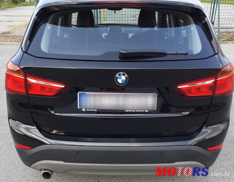 2017' BMW X1 18D photo #2