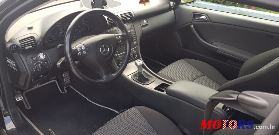 2006' Mercedes-Benz 220 CDI SPORT COUPE photo #3