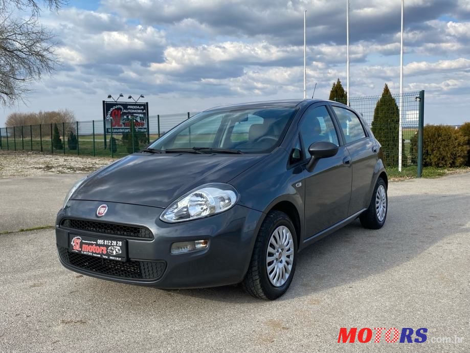 2015' Fiat Punto photo #1
