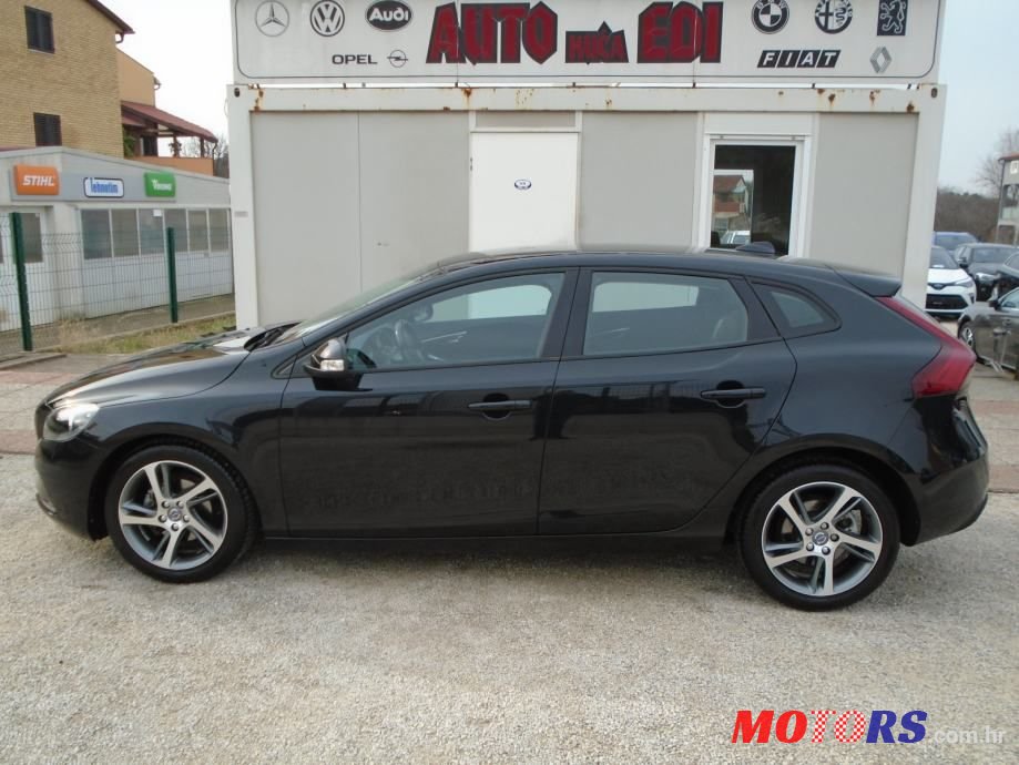 2016' Volvo V40 D2 photo #2