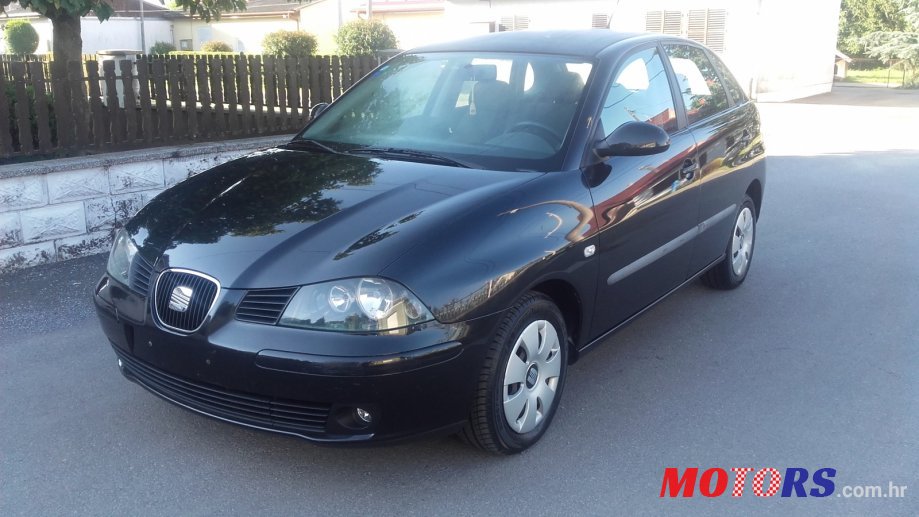 2002' SEAT Ibiza photo #1