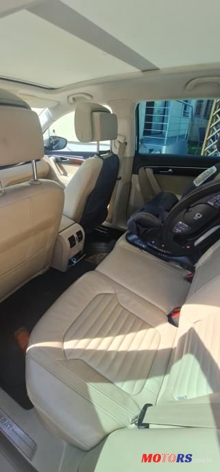 2011' Volkswagen Passat Variant photo #3