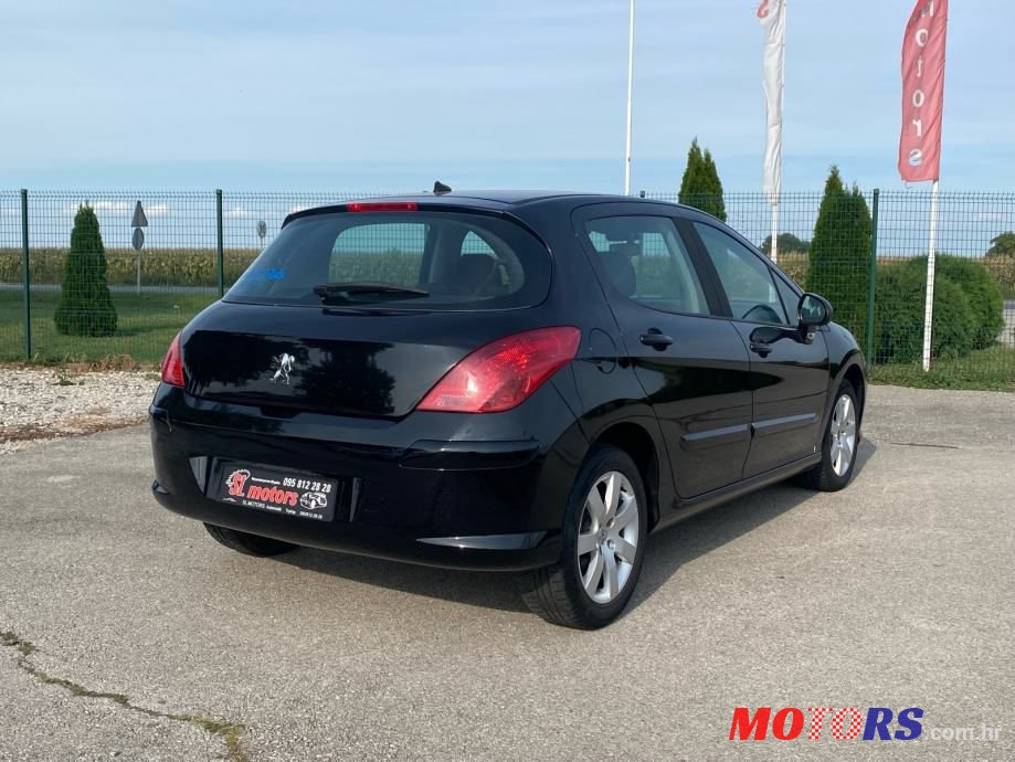 2008' Peugeot 308 photo #2