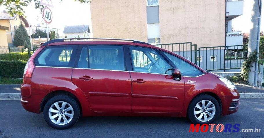 2011' Citroen C4 Grand Picasso photo #5
