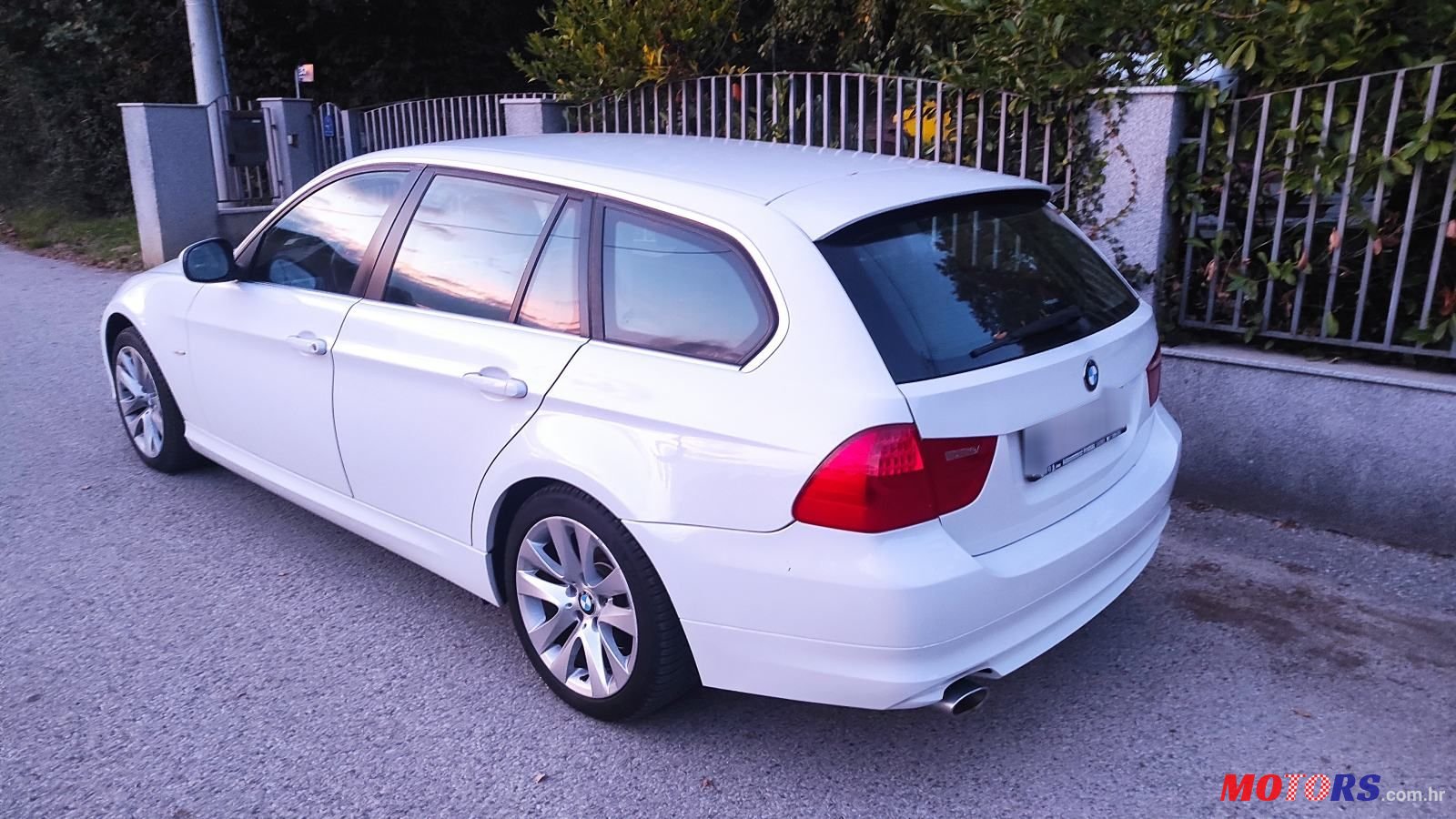 2010' BMW Serija 3 318D photo #2