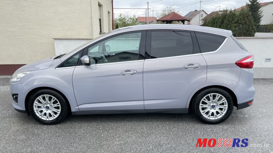 2011' Ford C-MAX Titanium photo #6