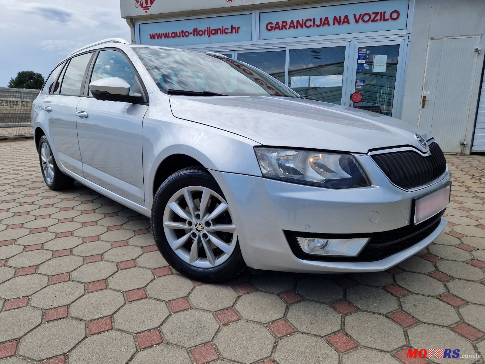 2013' Skoda Octavia Combi photo #1