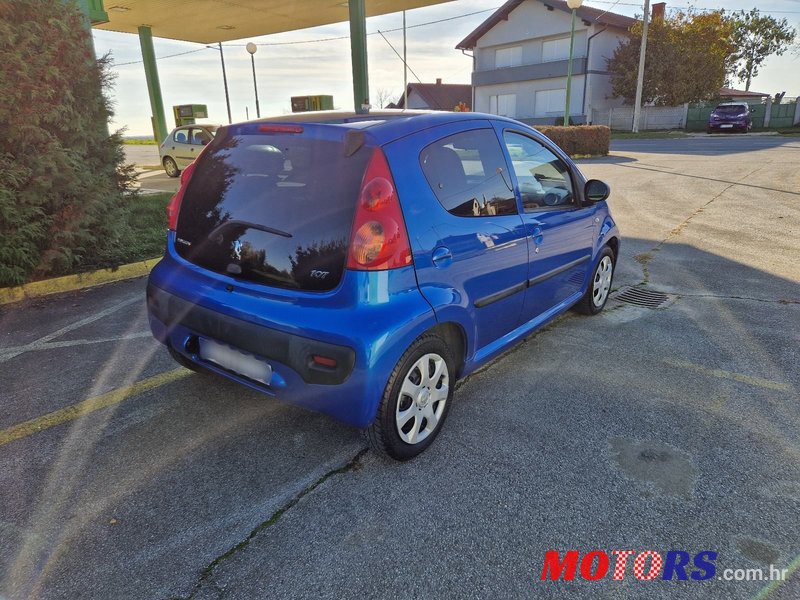 2011' Peugeot 107 1,0 photo #3