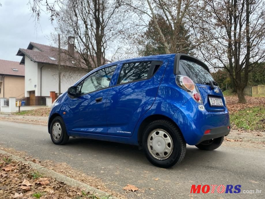 2011' Chevrolet Spark photo #2