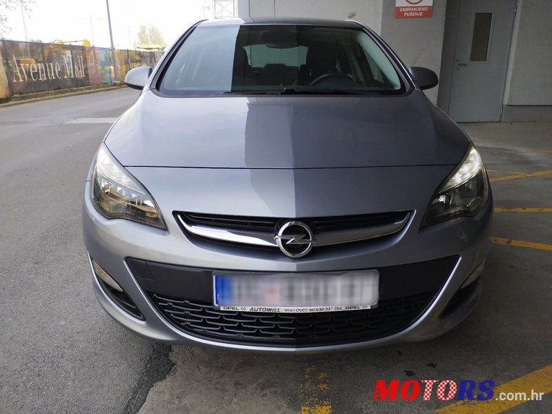 2014' Opel Astra Cdti photo #2