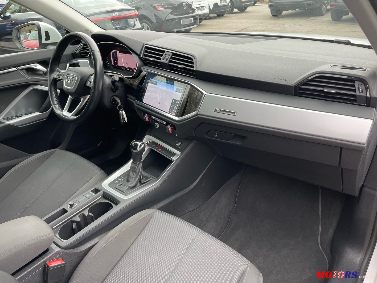2020' Audi Q3 35 Tdi photo #5