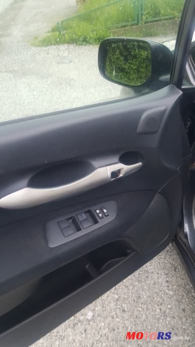 2008' Toyota Auris 1,4 D4-D photo #6