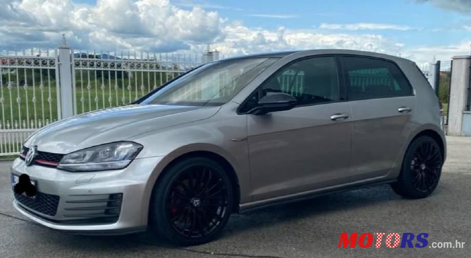 2013' Volkswagen Golf 7 photo #3