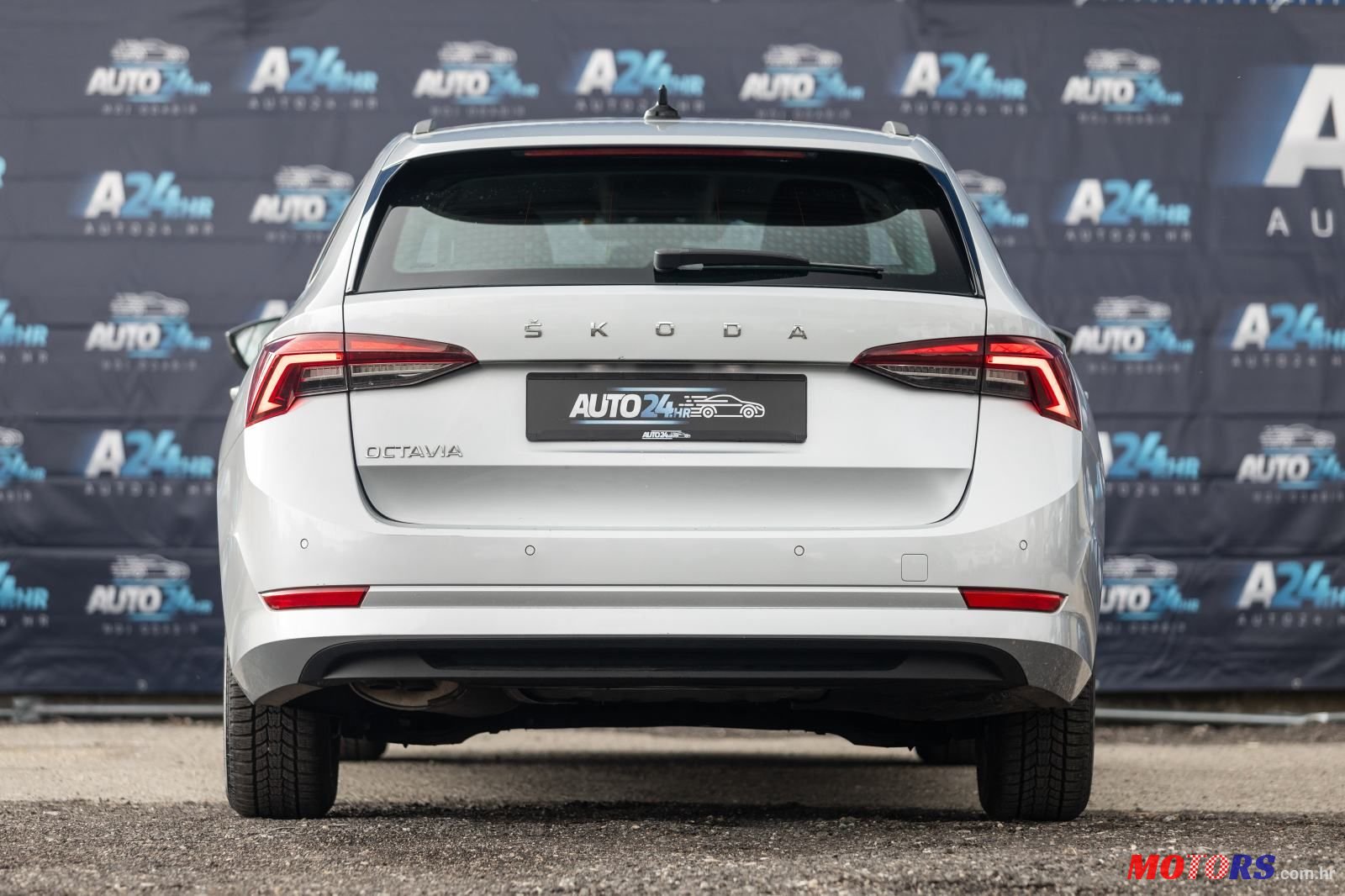 2021' Skoda Octavia Combi photo #3