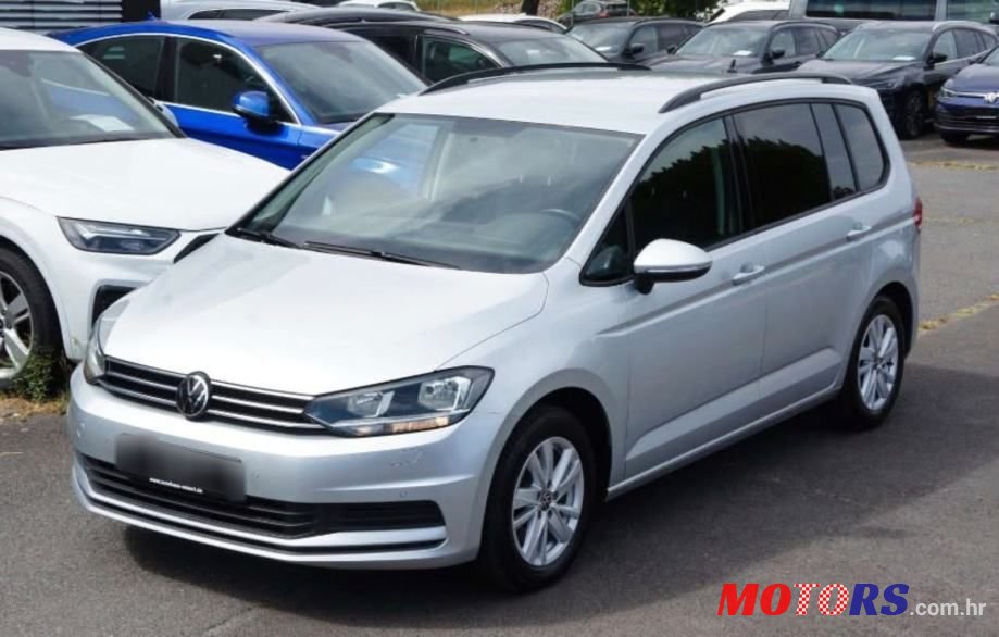 2021' Volkswagen Touran 2.0 Tdi photo #1