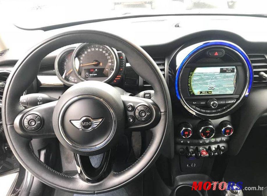 2016' MINI Cooper Cooper D photo #1