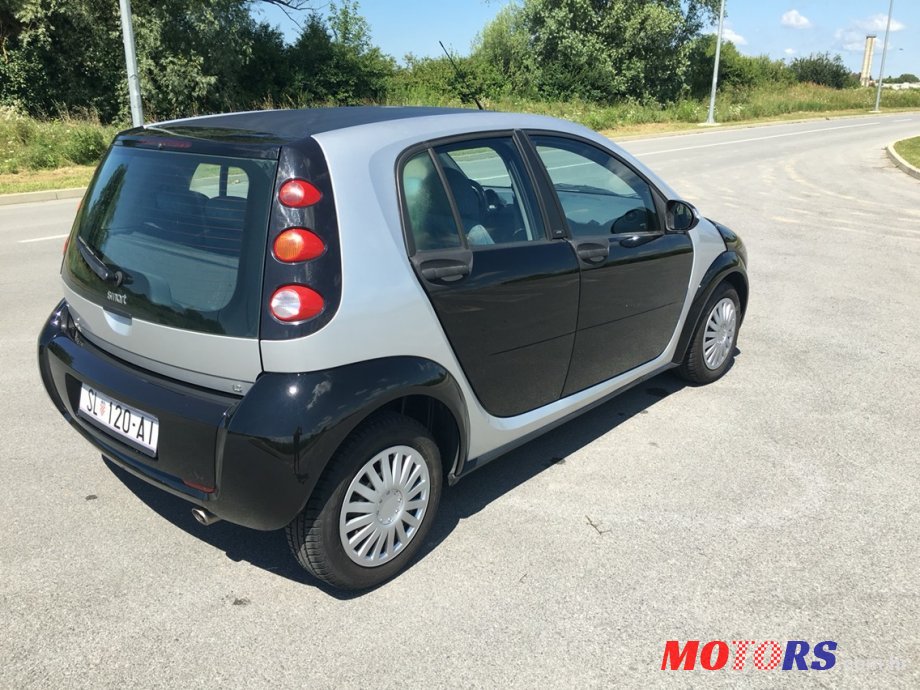 2004' Smart Forfour photo #2