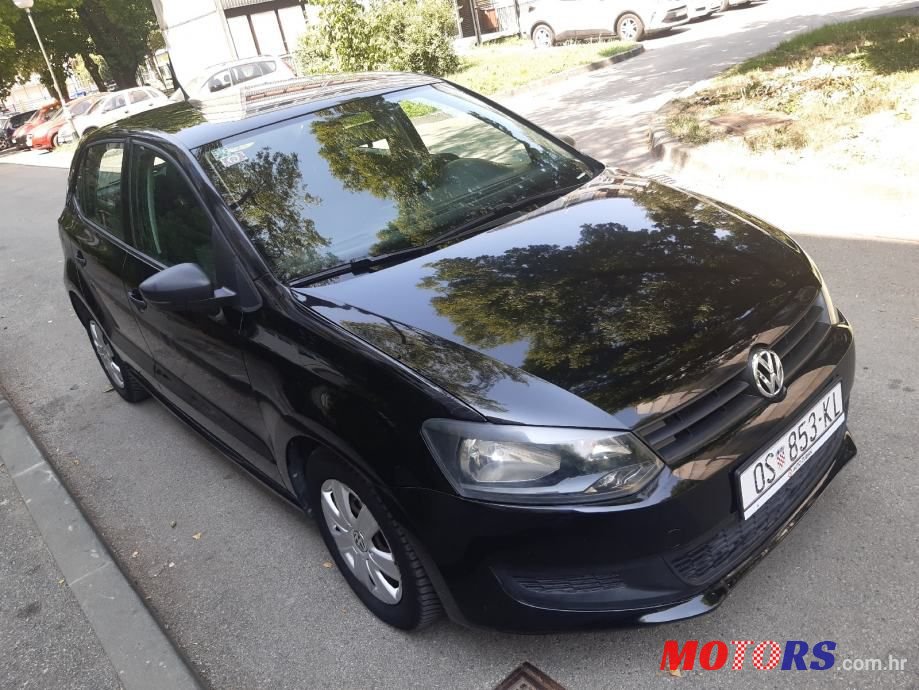 2011' Volkswagen Polo photo #3