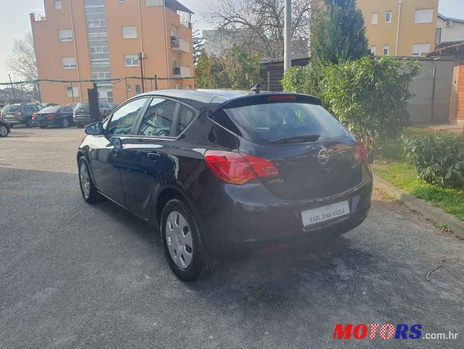 2012' Opel Astra 1,7 Cdti Classic photo #4
