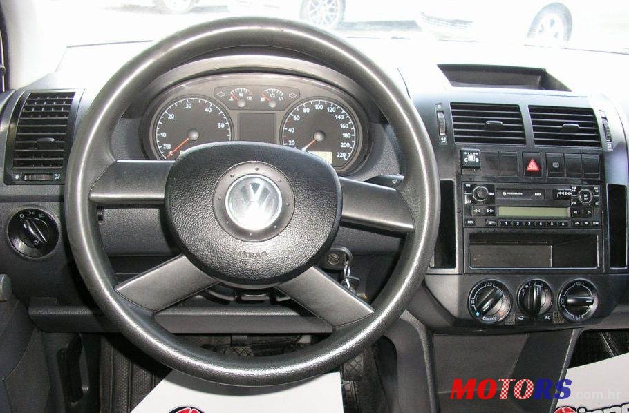 2003' Volkswagen Polo 1,2 photo #2