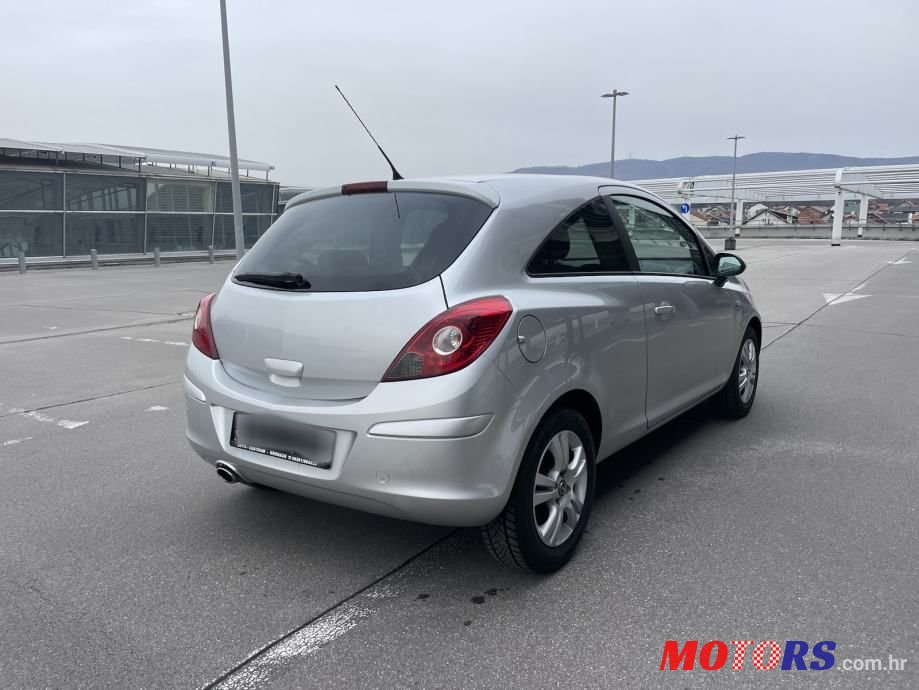 2011' Opel Corsa photo #3