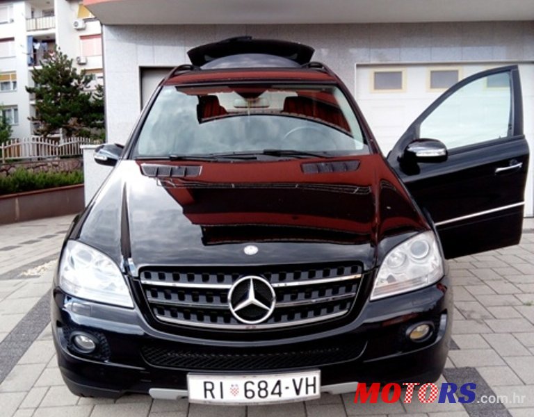 2008' Mercedes-Benz ML 320 photo #1
