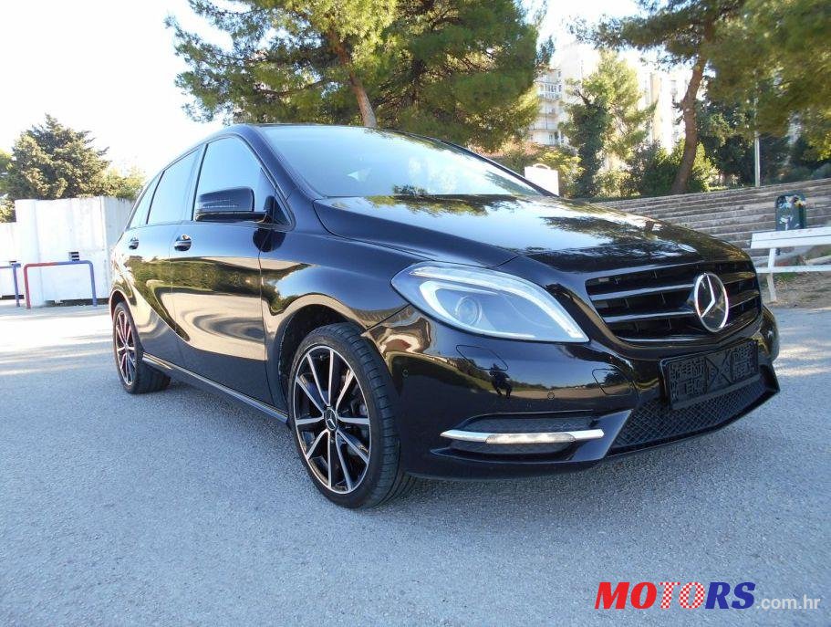 2013' Mercedes-Benz B-Class 180 Cdi photo #3