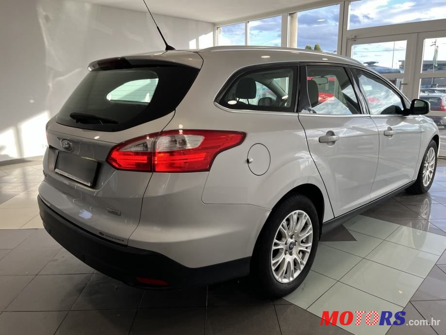 2013' Ford Focus Karavan photo #5